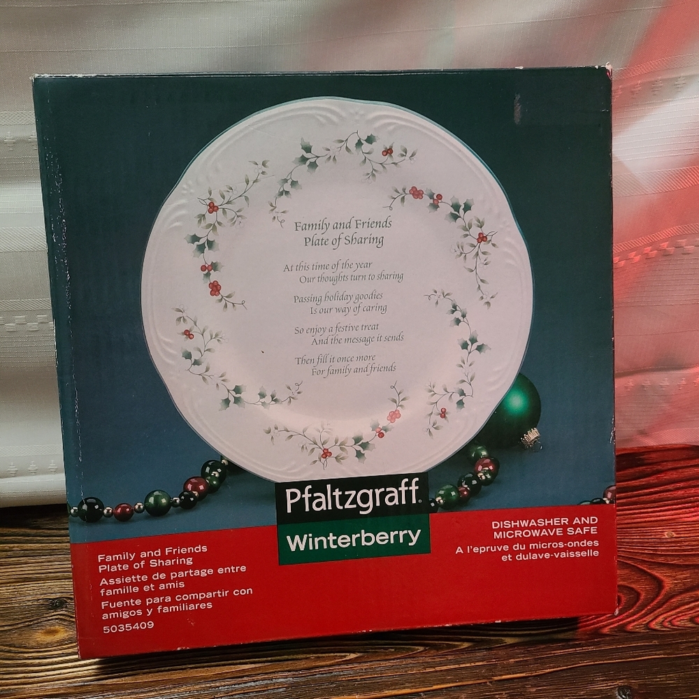 Pfaltzgraff Winterberry Family Plate Cookie Sharing Platter